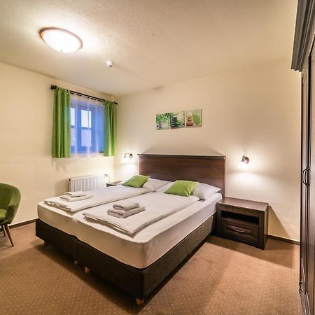 Hotel Koruna Prachatice Kültér fotó