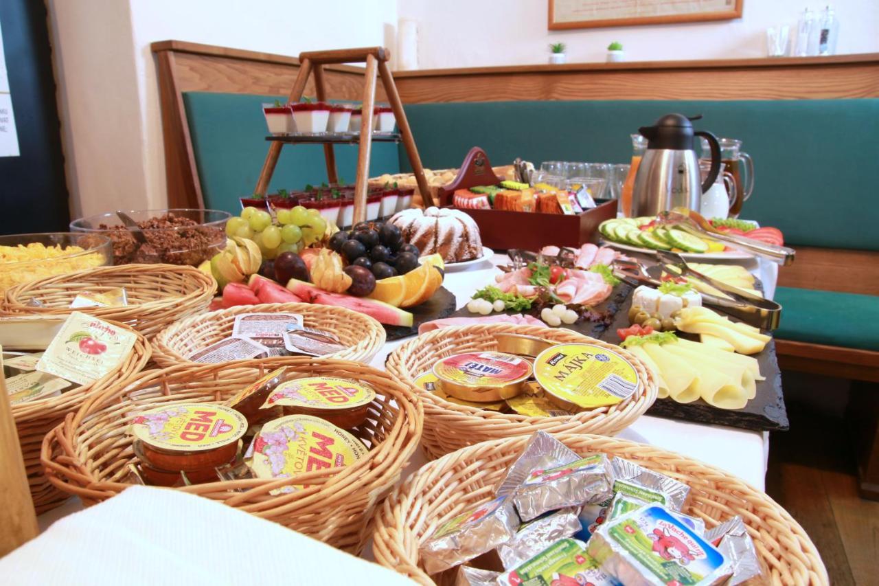 Hotel Koruna Prachatice Kültér fotó